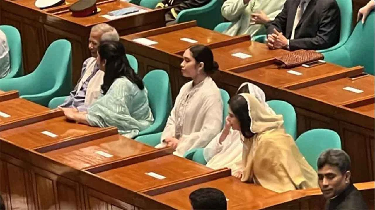 সংসদ অধিবেশনে ড. ইউনূস-সেনাপ্রধান-জোবায়েদা-জাইমাসহ উপস্থিত ছিলেন যারা