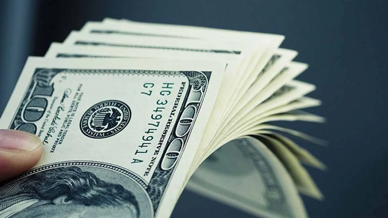 চলতি মাসের প্রথম ১৪ দিনেই দেশে রেমিট্যান্স এলো  ২ বিলিয়ন ডলার